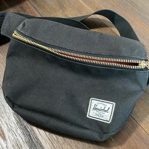 Herschel fanny pack black